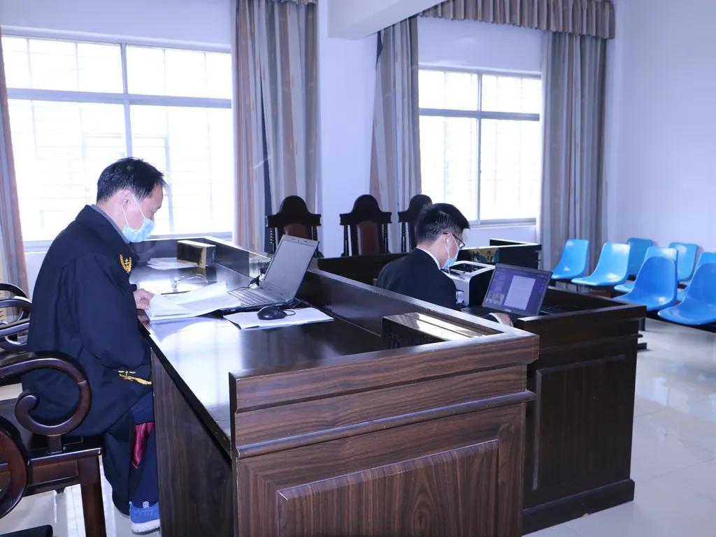 纪南法庭云开庭.jpg